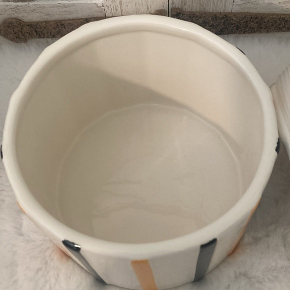 Potter’s Studio Halloween Black Cat Small Canister - Picture 5 of 8